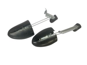 SRTfootcare Ayakkabı Açma Genişletme Seti | Metal Ayakkabı Kalıbı + Deri Yumuşatma Suyu – Konforlu, Genişleyen Ayakkabılar 35-40